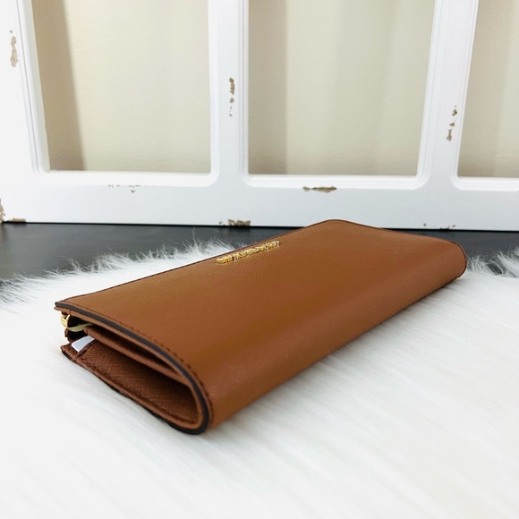 Michael Kors Jet Set Travel Large Three Quarter Zip - Picture 7 of 16